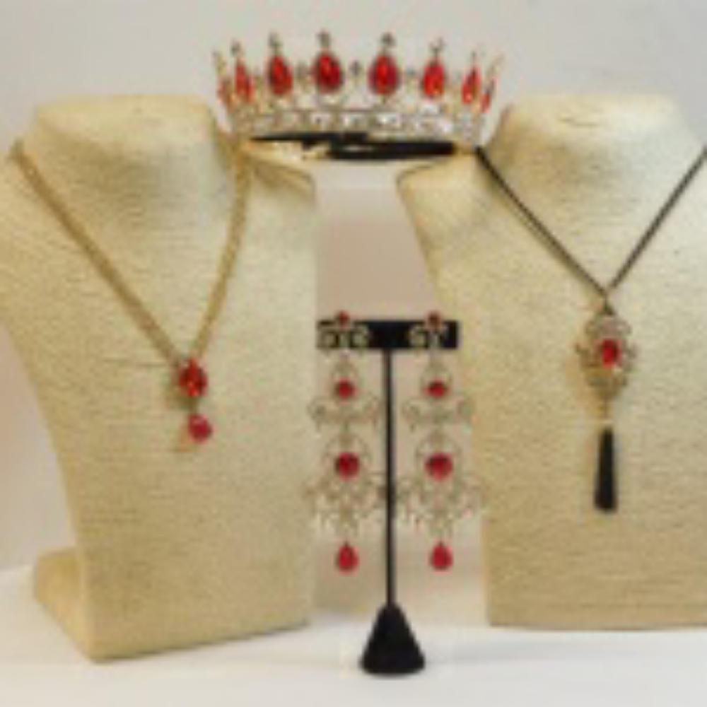 Red Crown One missing stone whole set very nice.